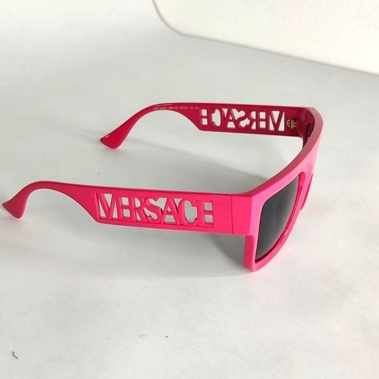 Pre-owned Versace Ve4430 536787 Fuschia Pink Rectangulat Logo Spell Out Unisex In Gray