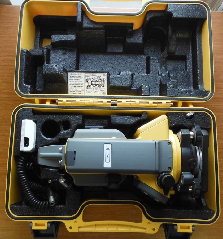 Trimble TS215 Total Station and RECON Data Collector With Software & Accessories
