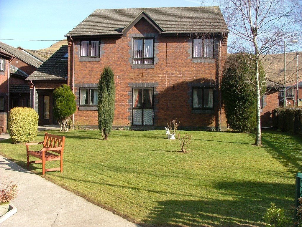 1 bedroom first floor retirement flat danymynydd in Bridgend Gumtree
