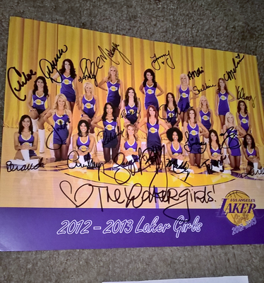 2013 LA LAKERS CHEERLEADERS HAND SIGNED BY 24 COLOR 8X10 PHOTO