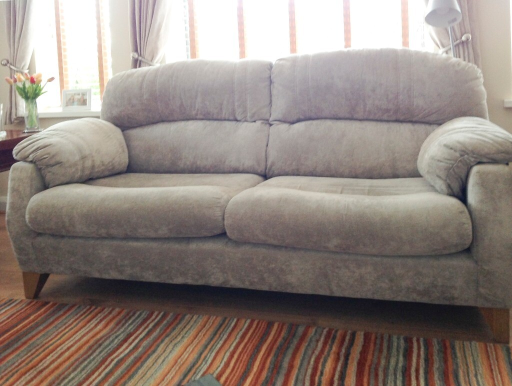 Suite, Sofa & 2 Chairs in Hull, East Yorkshire Gumtree