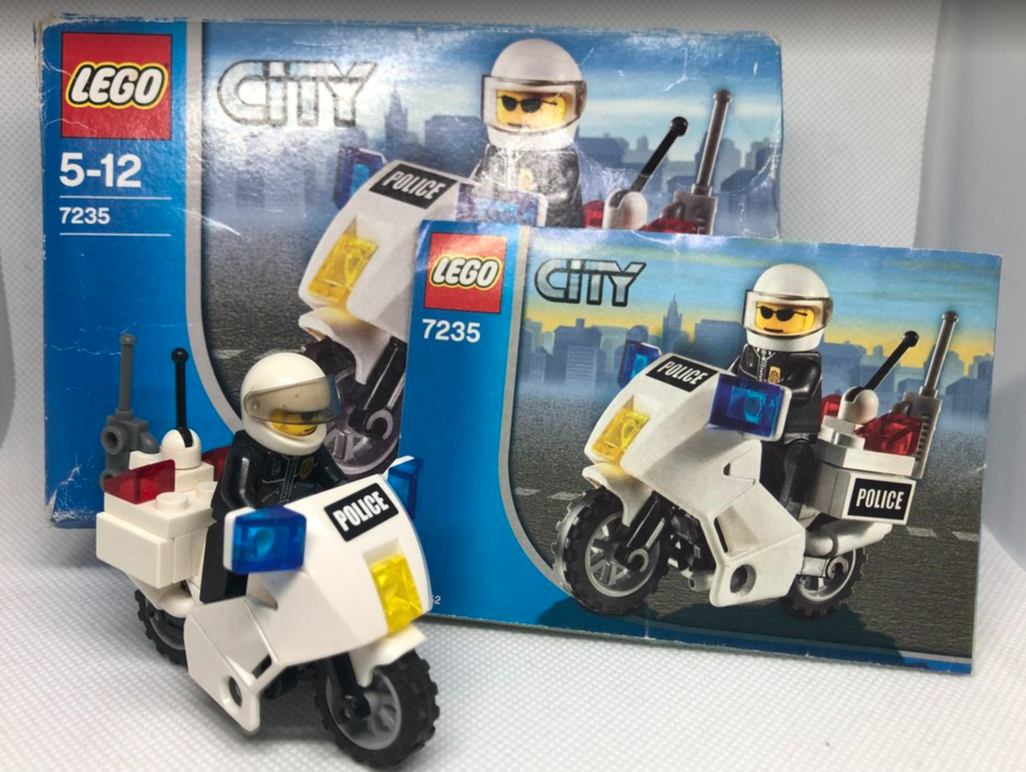 Police motorbike best sale lego