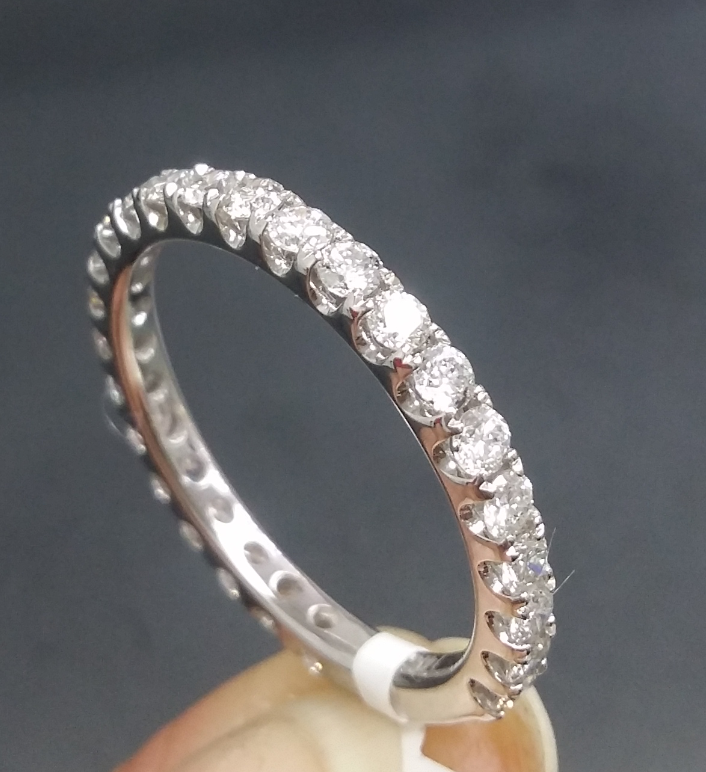 Pre-owned Handmade Deal 1.05ctw Natural Round Diamond Ladies Eternity Wedding Band Ring 14k Gold. In H