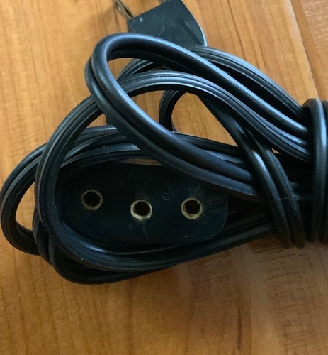 Vintage Singer Featherweight 221 1952 sewing machine With Case Accessories