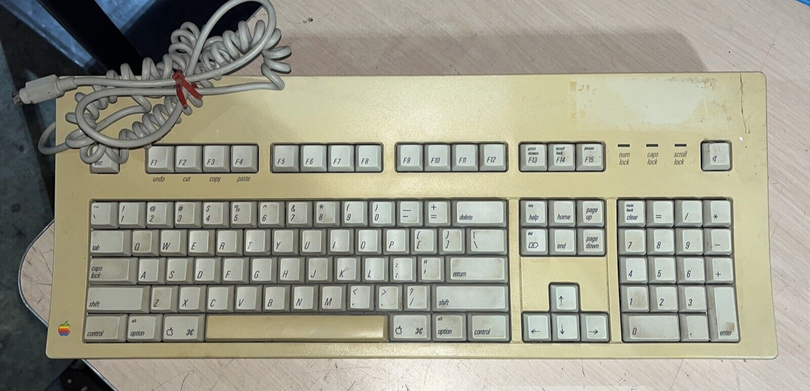 VINTAGE APPLE EXTENDED KEYBOARD M0115