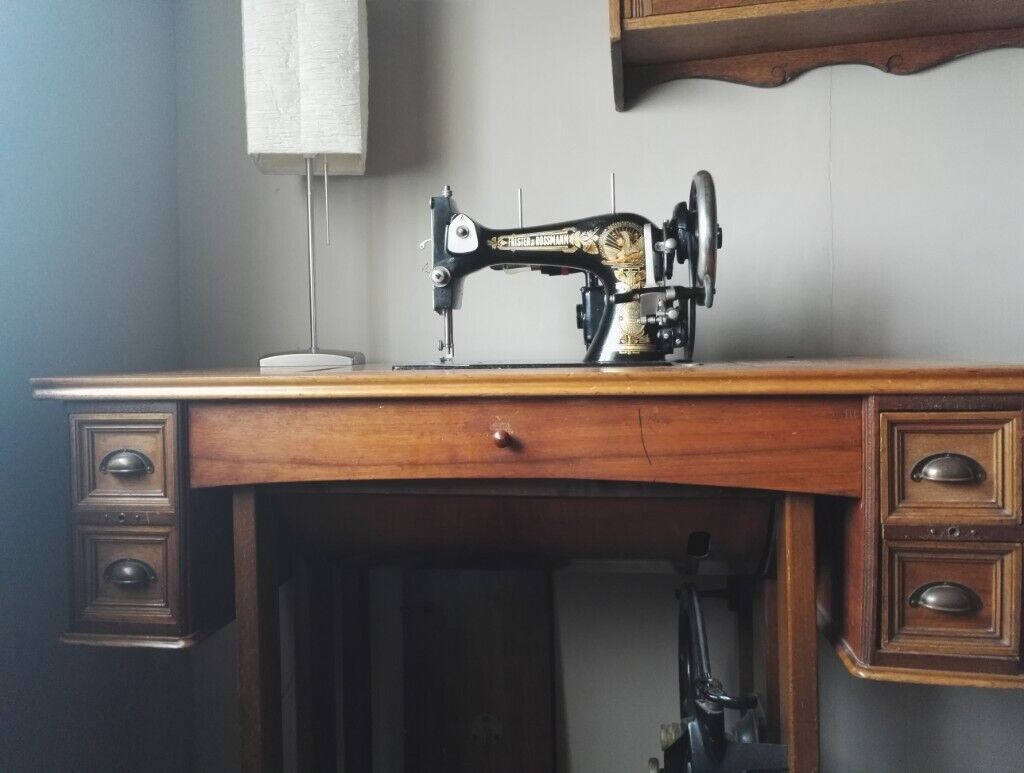 Frister Rossmann Antique Cleopatra Sewing Machine With Sewing