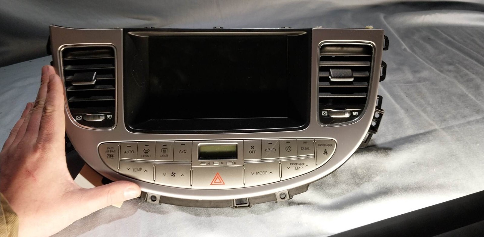 09-14 Hyundai Genesis Sedan Lexicon Navigation Display