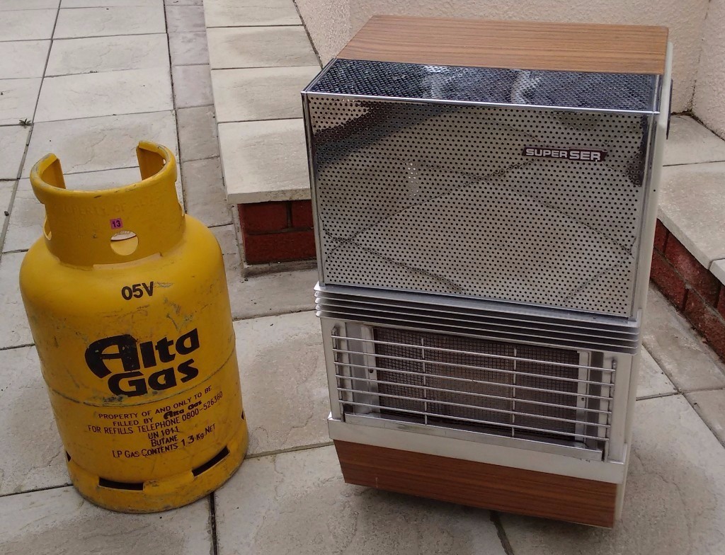 PORTABLE GAS HEATER WITH GAS BOTTLE in Ammanford, Carmarthenshire