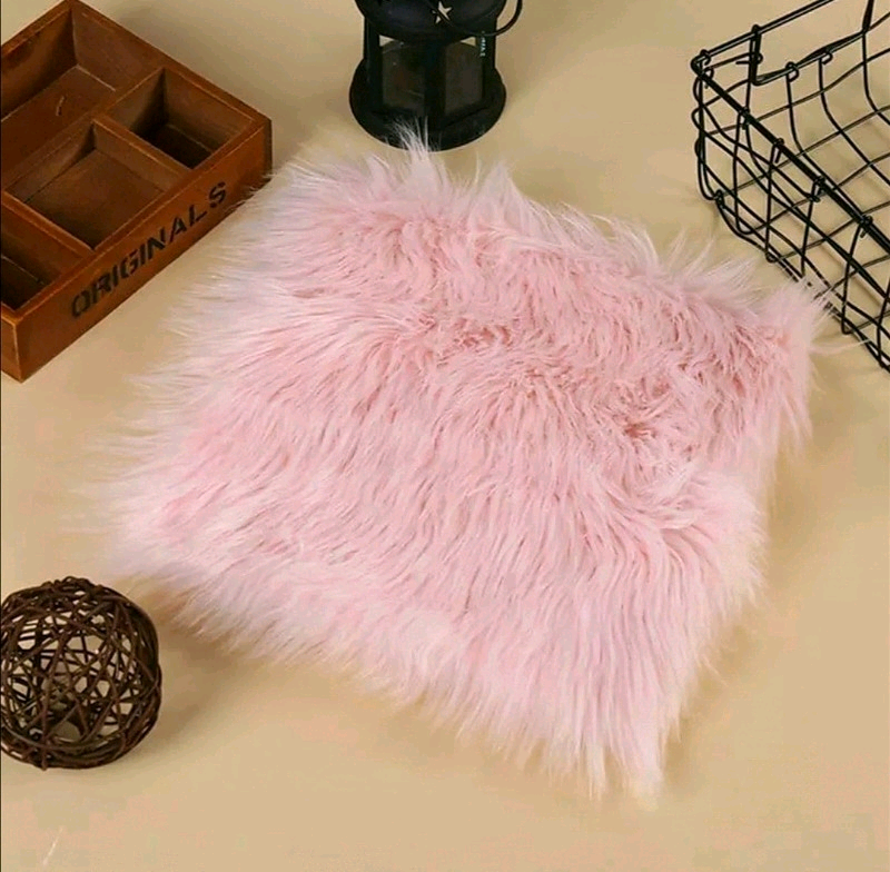 Pink soft faux fur rug 40x40cm in Highgate, London Gumtree
