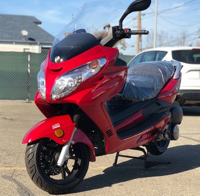 NEW VISTA 150cc Moped Gas Scooter Touring Motorcycle Remote Alarm Windshield LED