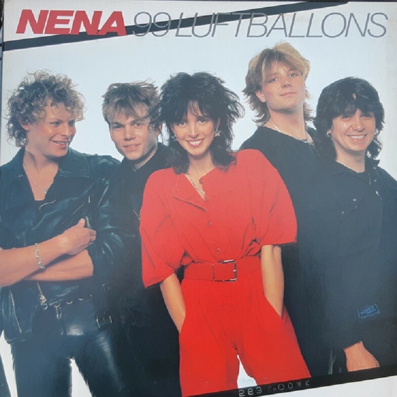 CD ネーナ　nena fewer und flame ウーマンオンファイアー Amazon.co.jp: Feuer & Flamme: ミュージック