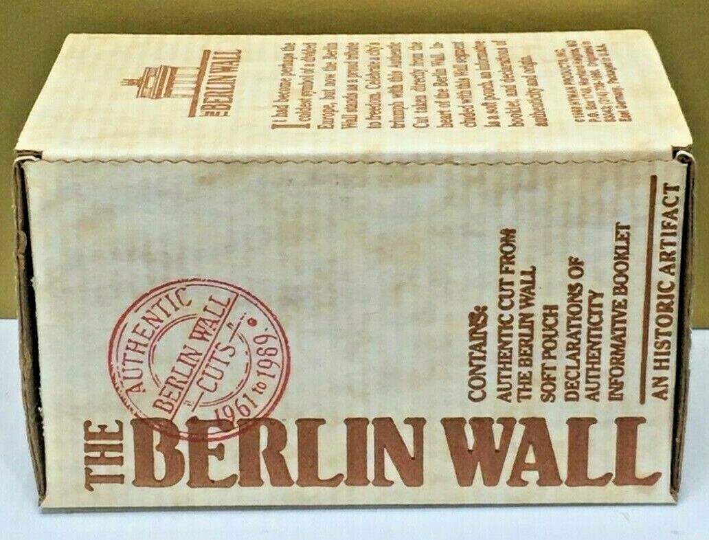 PUTTING BACK THE WALL Berlin 洋書 41XXC3U7lHL._AC_SY200_QL15_.jpg