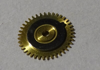PIÈCE HORLOGERIE MONTRE CAL. 233-66 ROUE ENTRAINEMENT