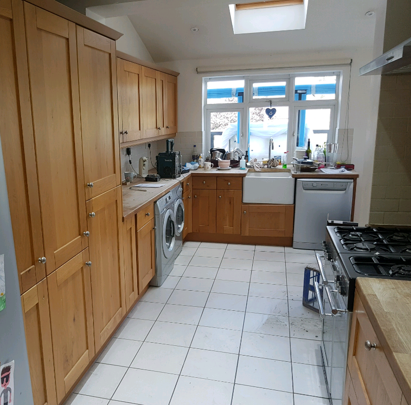 Bargain Used Howdens Solid Oak Worktops And Shaker Kitchen In Newbury Berkshire Gumtree