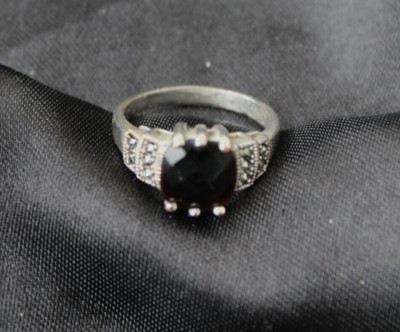 Premier Designs' Symphony  Ring Size 9 1/2 Deep Red Stone Silver Tone Band
