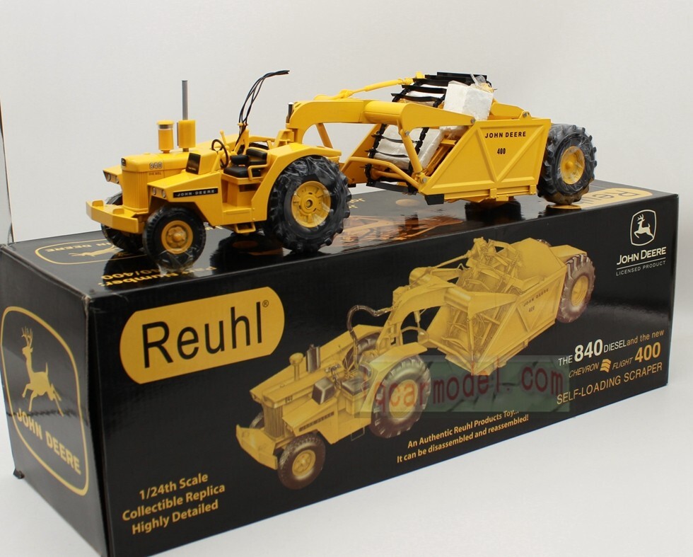 1/24 john deere 840 diesel 400 Elevating Scraper Diecast By