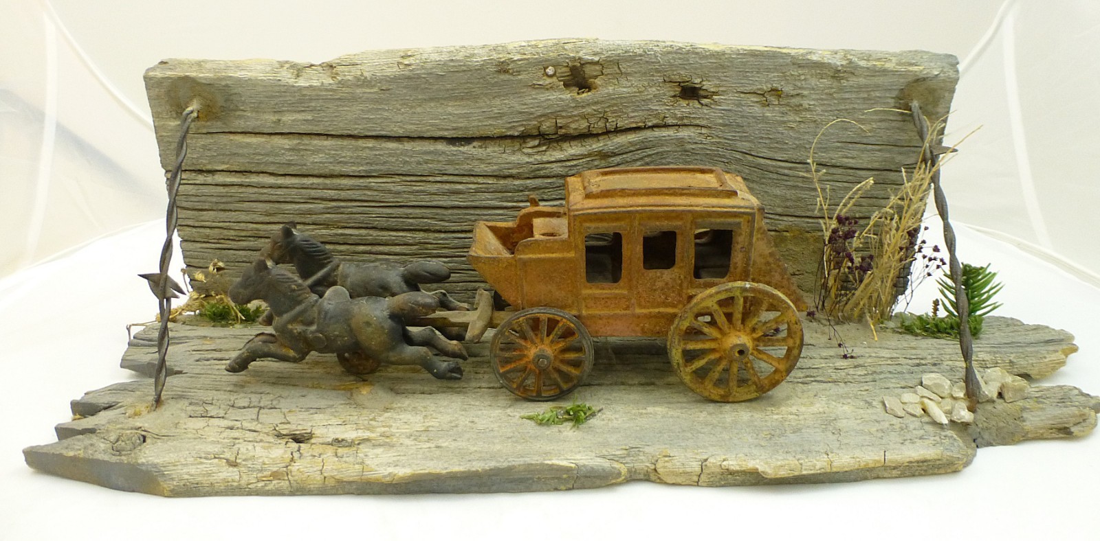 Vintage Cast Iron Stagecoach Diorama Western Scene