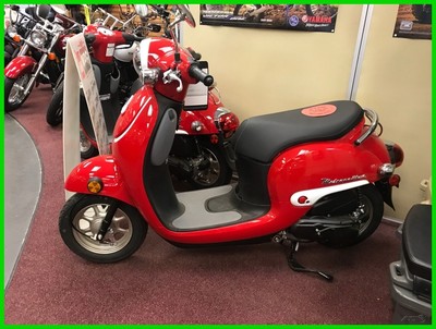 New 2016 Honda Metropolitan 50 red NCW50 scooter OTD Price No Fees