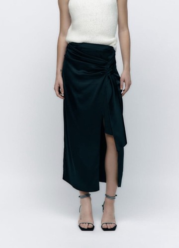 【新品・未開封・タグ付き】sahara Satin Skirt 新品・未開封・タグ付き】sahara Satin Skirt - メルカリ