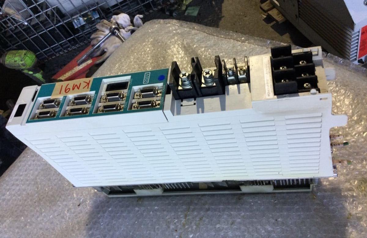 MITSUBISHI MDS-C1-V2-2010 Servo Drive Unit 2.0/1.0KW MITSUBISHI MDS-C1-V2-2010 Servo Drive Unit 2.0/1.0KW