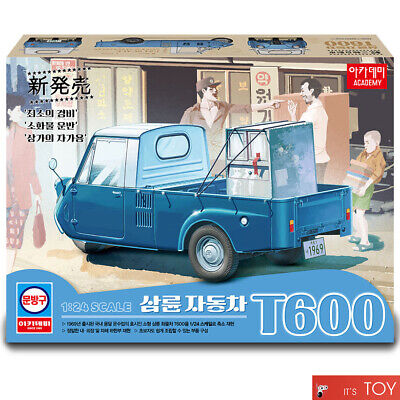Academy 1/24 T600 Three Wheeler 1969 Korean Freight Retro Car Model Kit #15141
