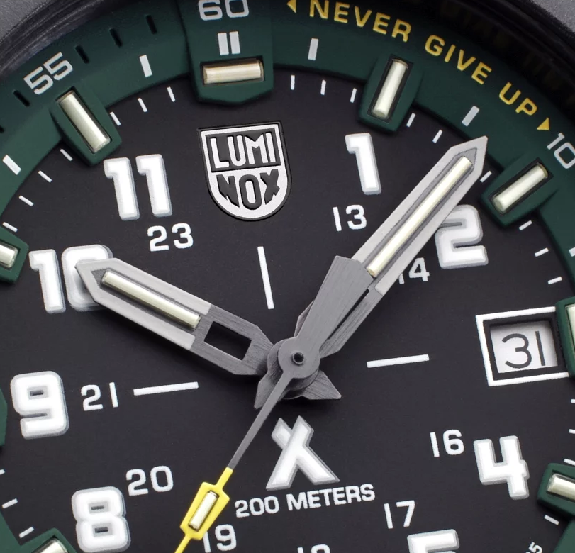 Pre-owned Luminox Xb.3735 Bear Grylls Survival Sapphire Crystal Men's Watch Green Strap