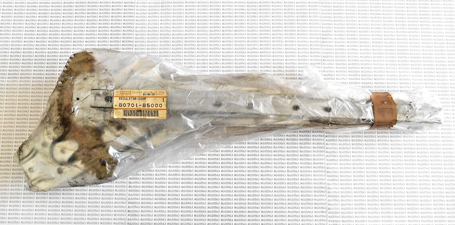 ビンテージ　アラビア　1979 1972-79 Datsun 620 Pickup Genuine Left / Driver Side Window