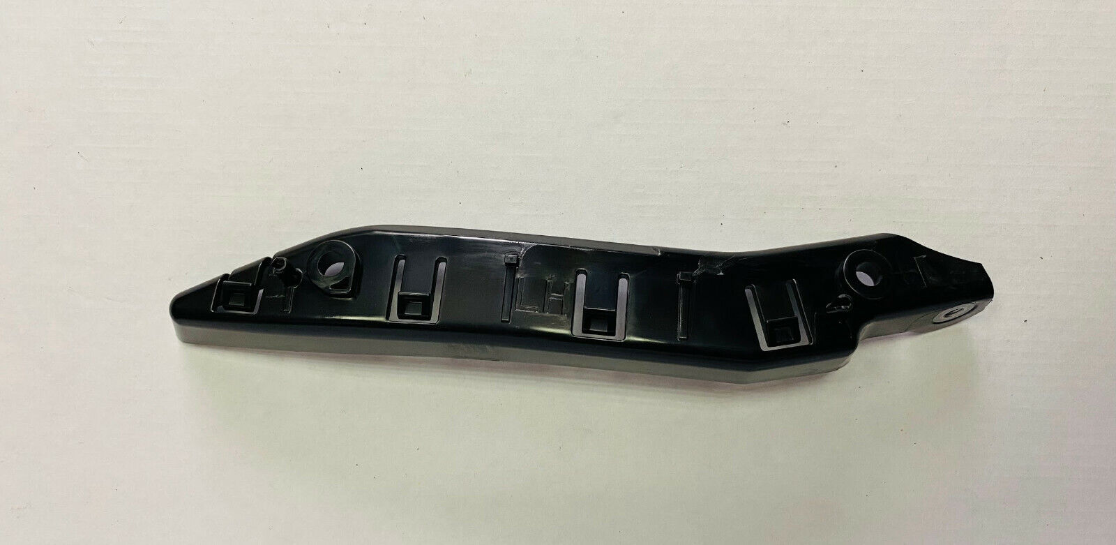 Tesla Model Y Left Driver Side Fender to Bumper Bracket 1493770-00-B OEM NEW Tesla Model Y Left Driver Side Fender to Bumper Bracket 1493770-00-B OEM NEW