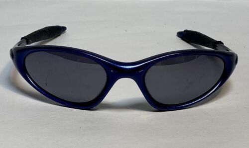 Oakley Minute 1.0 Code Blue/Black Iridium Sunglasses 2 Gen W Oakley Minute 1.0 Code Blue/Black Iridium Sunglasses 2 Gen W