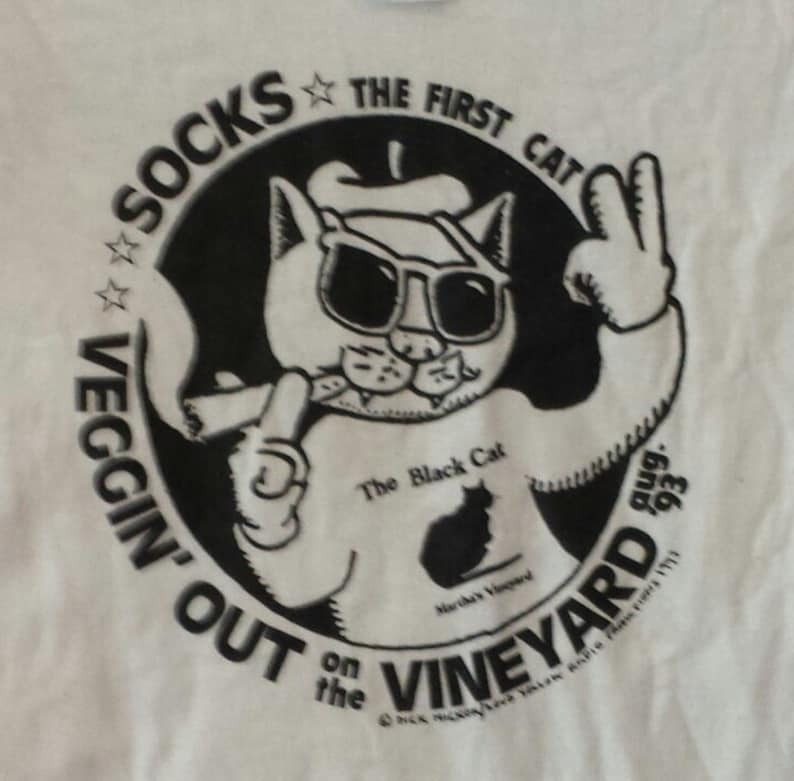 The Cat Veggin' Out.bill Clinton's Cat Martha's Vineyard Unworn T-shirt