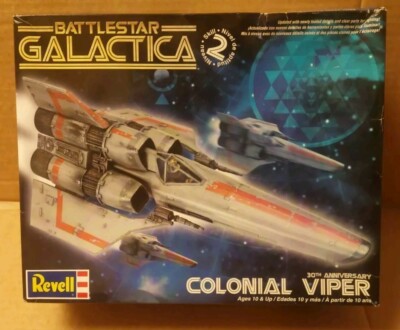 Revell Battlestar Galactica TOS Colonial Viper MK I 30th Model W/ Pilot COMPLETE