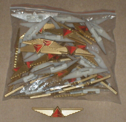 Lot - 50 Delta Airlines Plastic Junior Pilot "Kiddie Wings" Pins / Pinbacks