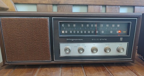 193年classic ラジオクラシックカー　SOLID　STATE Lot - 1931 CLASSIC SOLID STATE RADIO CAR IN BOX AS WELL AS A