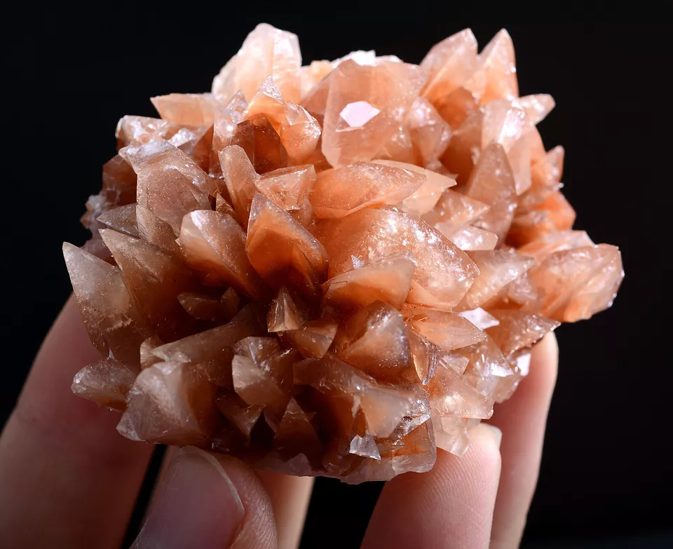 89g Newly Natural Swallow-Tail Twin Crystal Calcite Mineral