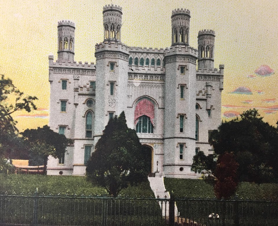 Vintage - Unused - Color Postcard - State Capitol - Baton Rouge Louisiana