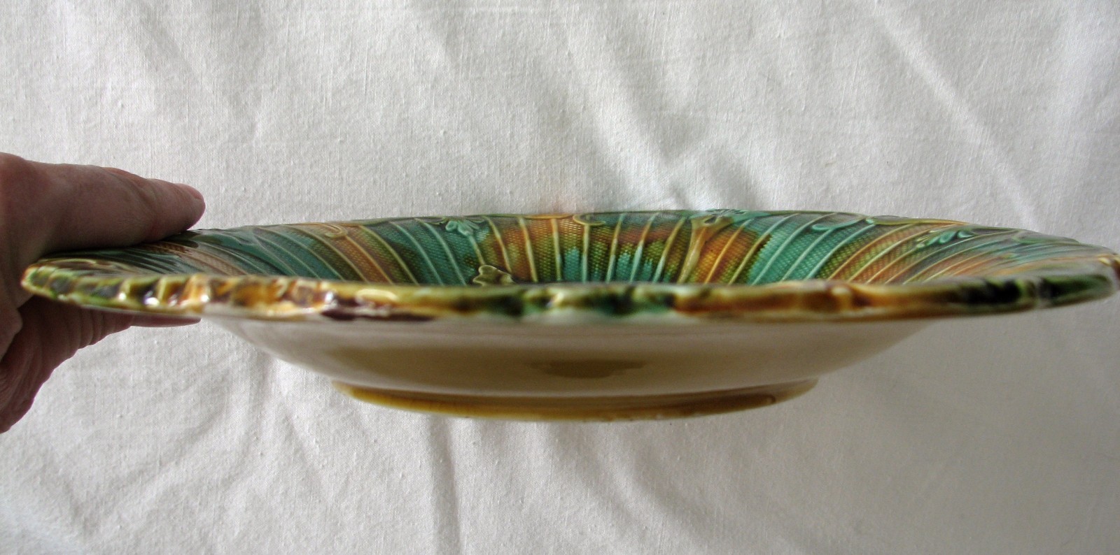 Villeroy & Boch German antique MAJOLICA plate yellow green 9