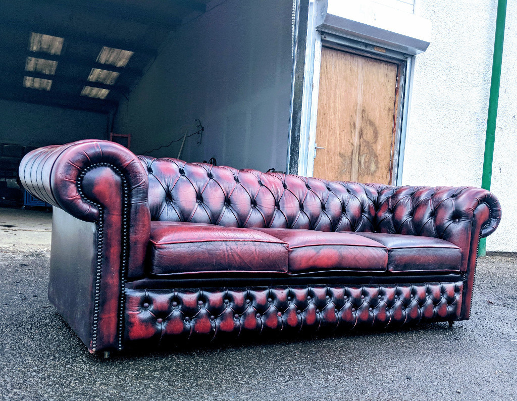3 seater oxblood red chesterfield sofa DELIVERY AVAILABLE in East End