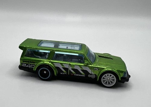 ミニカー Hot Wheels Volvo 240 Drift Wagon Hot Wheels 2023 Super Treasure Hunt Volvo 240 Drift Wagon