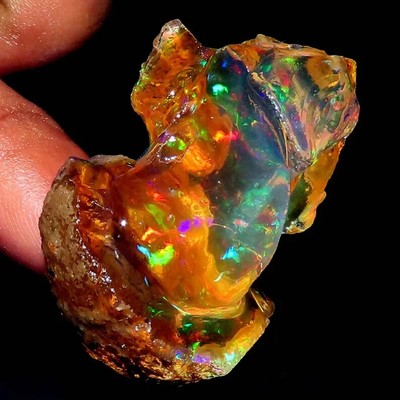 Ethiopian earth mine crystal opal Rough ,115.10Carat Big Opal SIZE:- 33X39X16