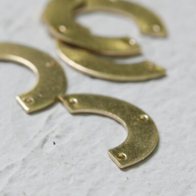 20 Pieces Raw Brass Half Circle - 25x12.7mm (CW-1693C-T-76)