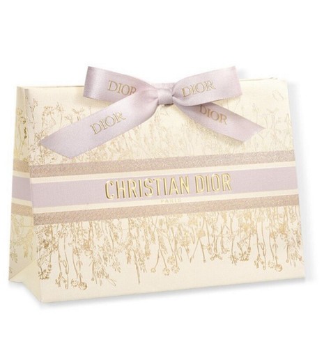 極美品Dior ゴールド ロゴチャーム セット 保管袋・リボン付き！ 新品未使用】DIOR ディオール ゴールドロゴ入りリボン付き