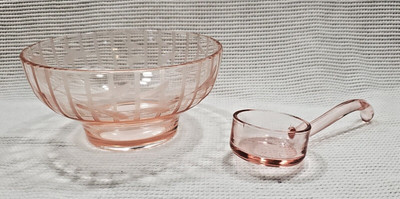 Pink Etched Depression Glass Floral Pattern 5 Inch Bowl w/ Ladle