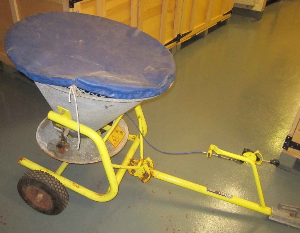 ROAD SALT/ROAD GRIT SPREADER A "WESSEX" Towable Road Salt/ Road Grit