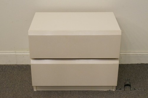LANE FURNITURE Contemporary White Lacquered 26