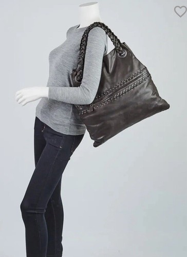 【関税込み】Bottega Veneta シルバー Knot サンダル カジュアル過ぎずにきれい見え ニットダブルベルトサンダル