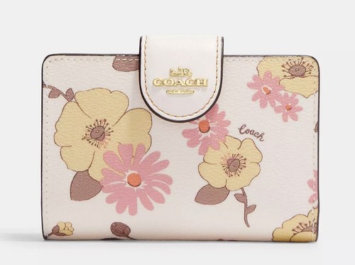 長財布 COACH C2254 Nolita with Daisy Applique Coach Nolita 19 With Daisy Appliqué Wristlet C2254 Oxblood