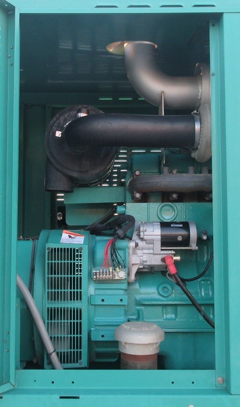 150 kw Cummins / Onan Diesel Generator / Genset - 377 Hours - Load Bank Tested