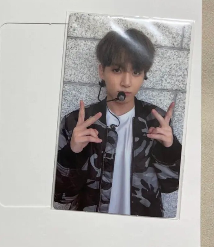 BTS MEMORIES OF 2017 Blu-ray Random Photocard JUNGKOOK Bangtan