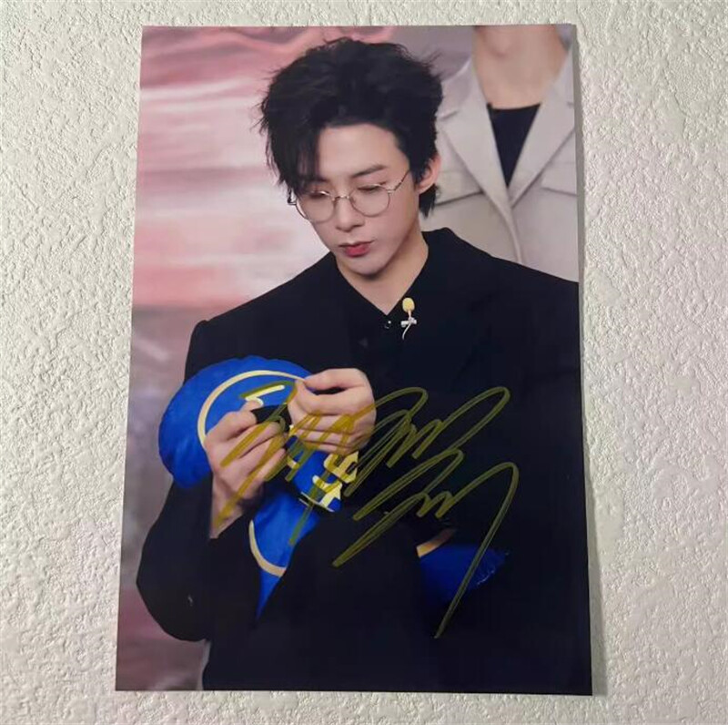 Liu Yuning 刘宇宁 Autographed Signed original Photo Fan Gift