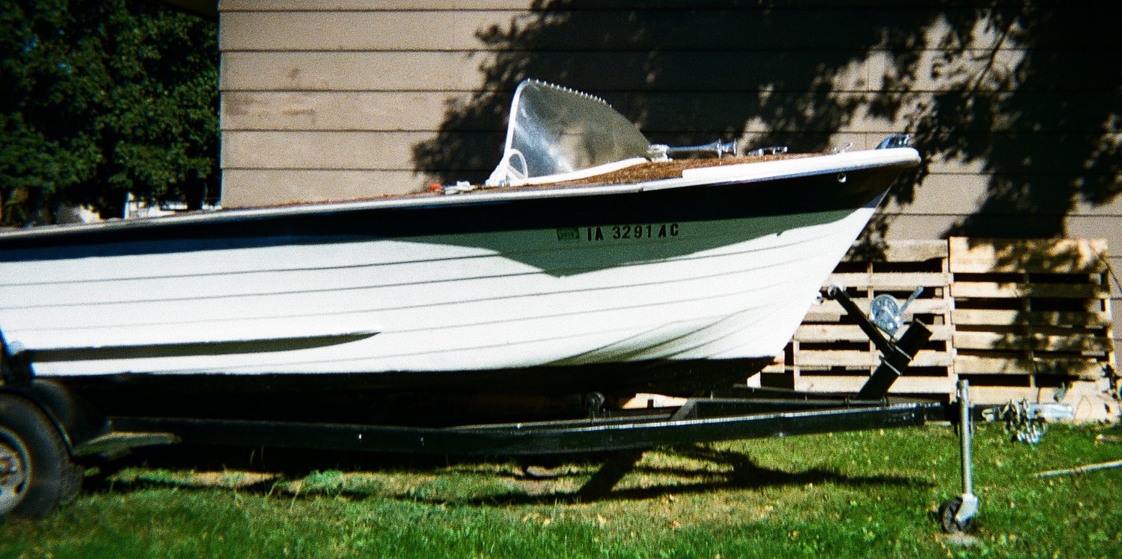 1964 Homemade 19' Wood Runabout & Trailer - Iowa